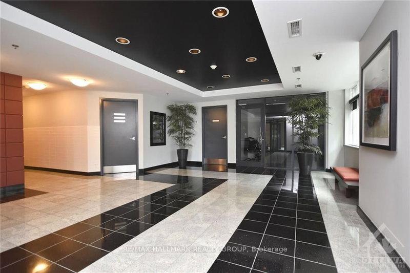 1101 - 445 LAURIER Avenue W