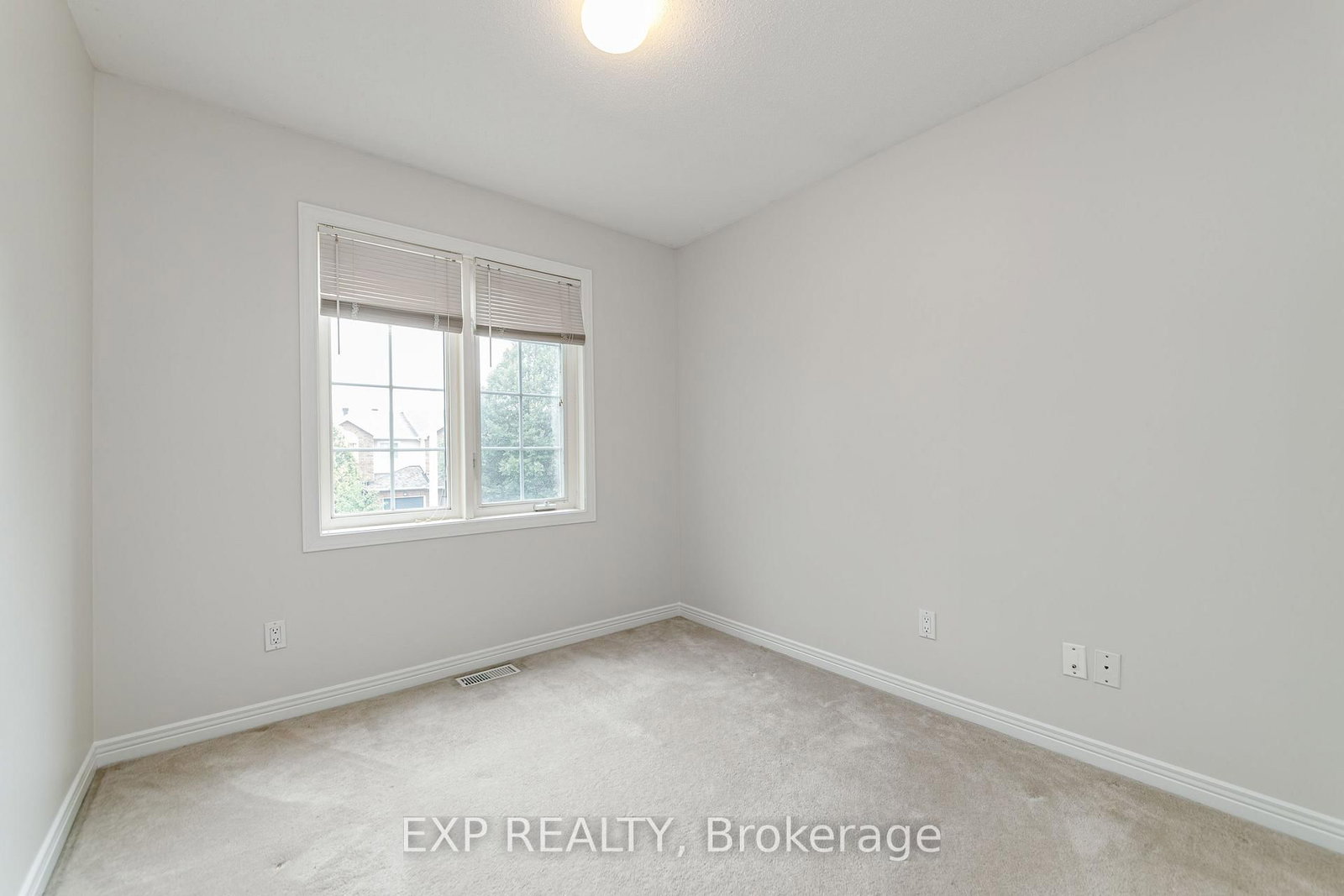 4412 Wildmint Square • Ottawa, ON photo 19