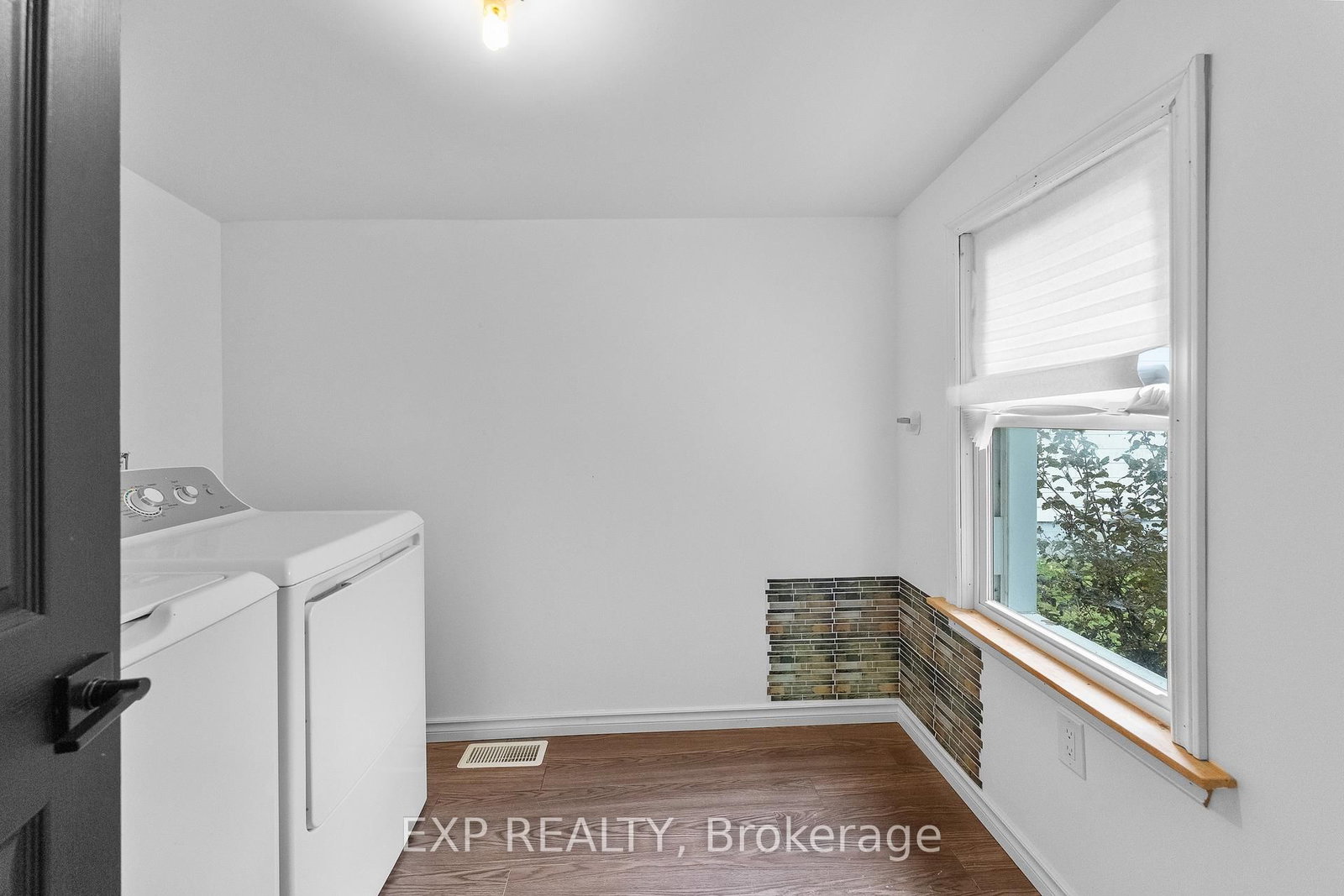 76 Bell Street • Port Colborne, ON photo 9