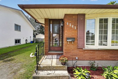 4541 Sussex Drive • Niagara Falls, ON photo 2