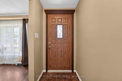 4541 Sussex Drive • Niagara Falls, ON photo 3