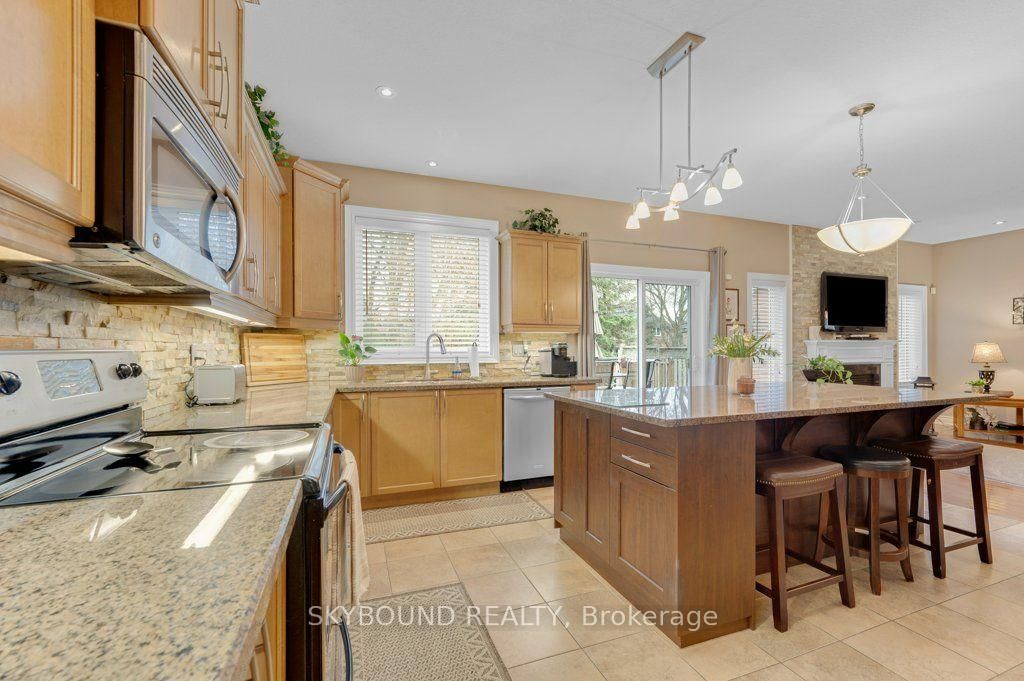 365 Valridge Drive • Hamilton, ON photo 13