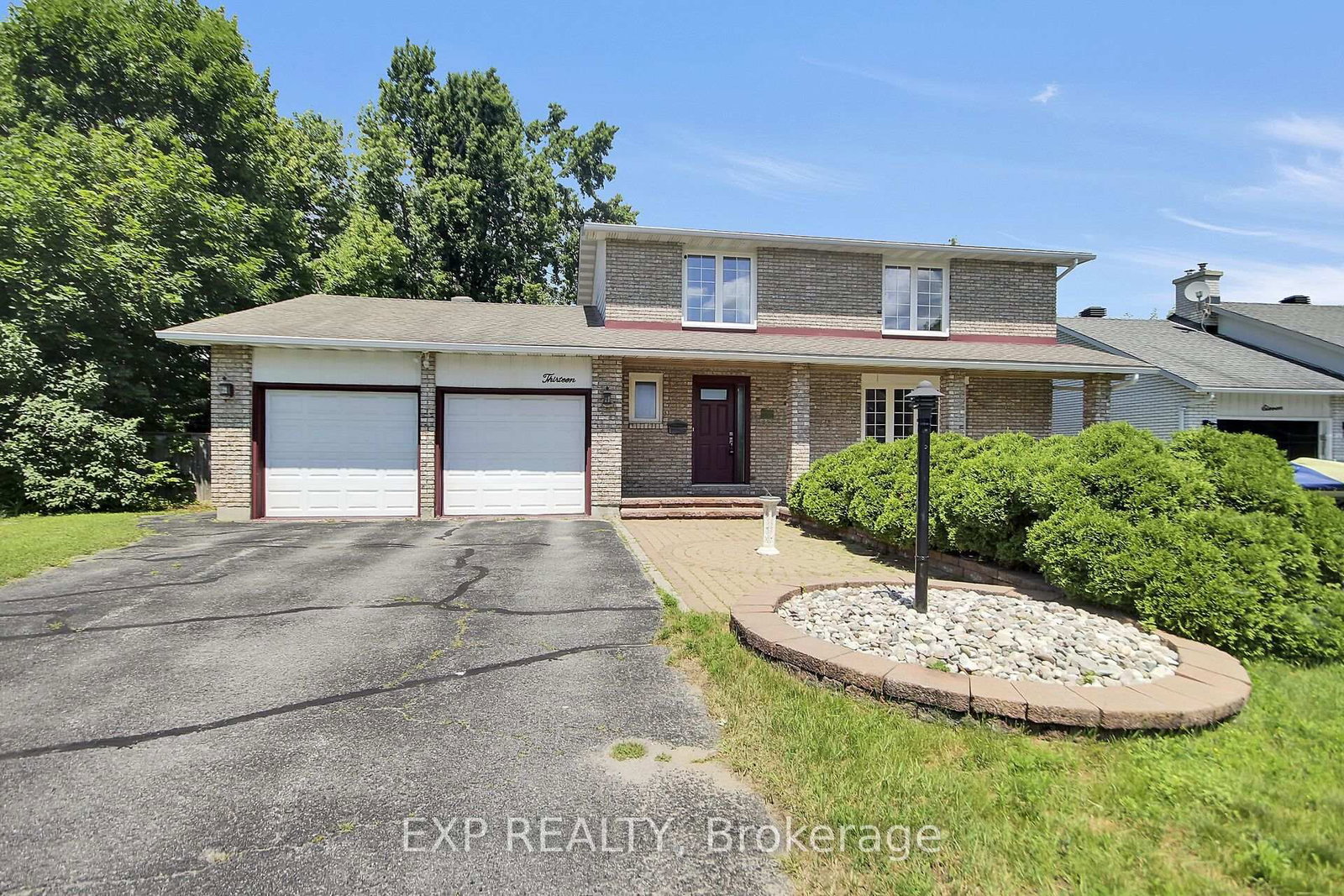 13 Shanel Place • Barrhaven, ON photo 2