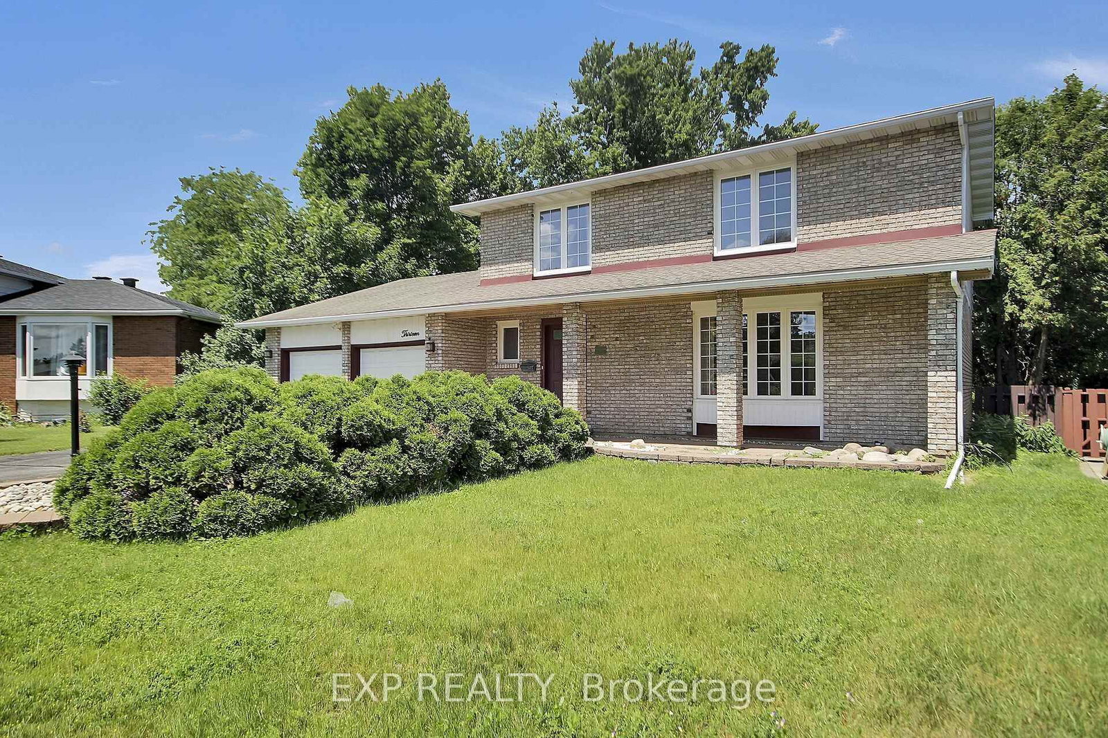 13 Shanel Place • Barrhaven, ON photo 3
