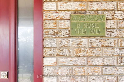 13 Shanel Place • Barrhaven, ON photo 6