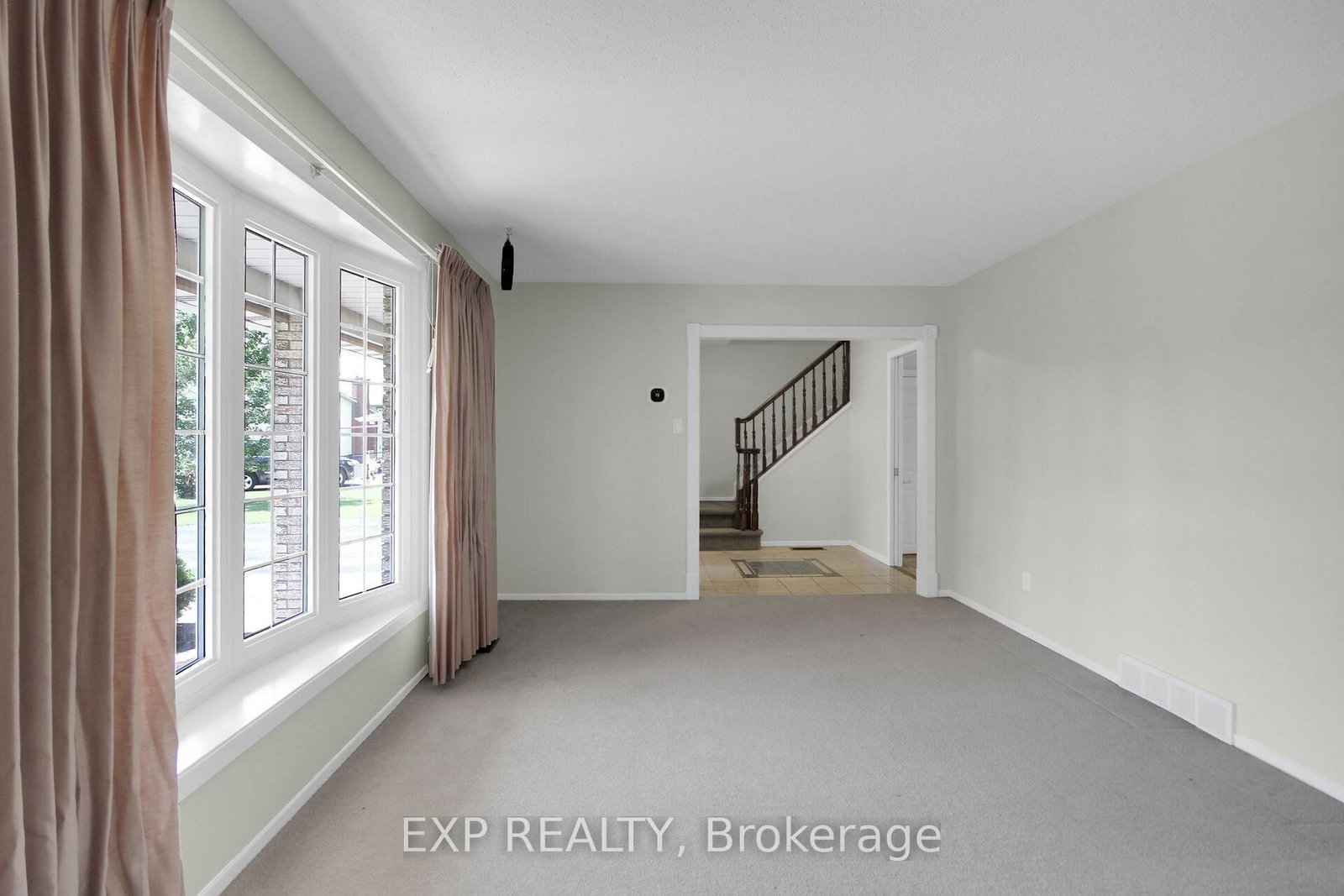 13 Shanel Place • Barrhaven, ON photo 9
