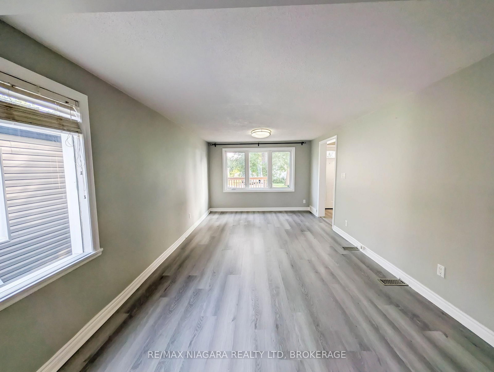 24 Churchill Street • St. Catharines, ON photo 10
