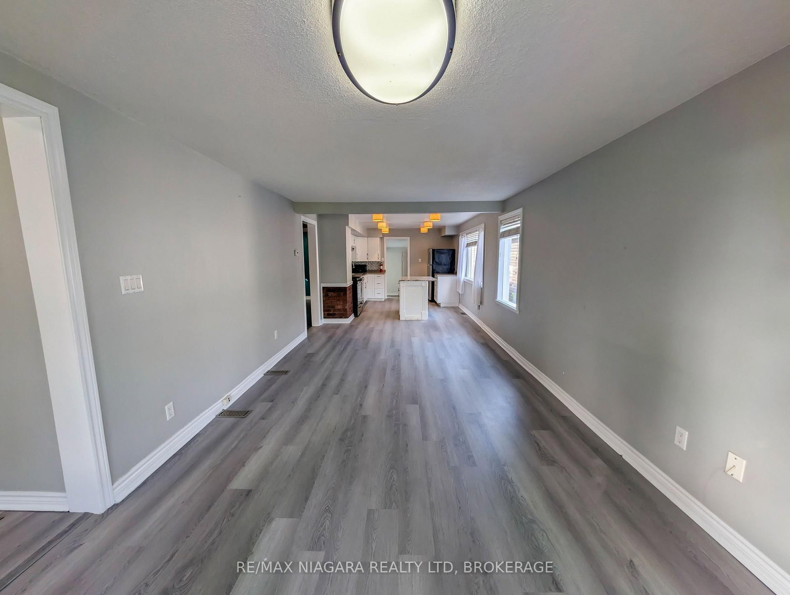 24 Churchill Street • St. Catharines, ON photo 12