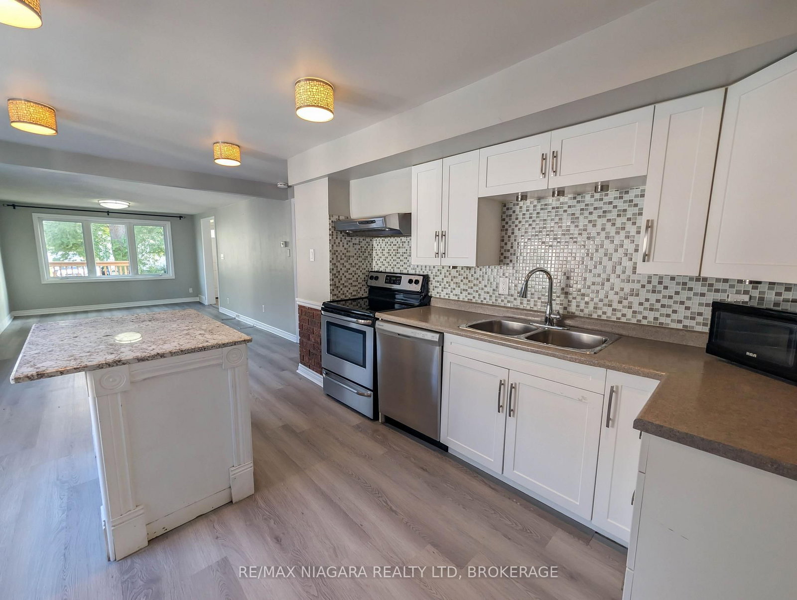 24 Churchill Street • St. Catharines, ON photo 18
