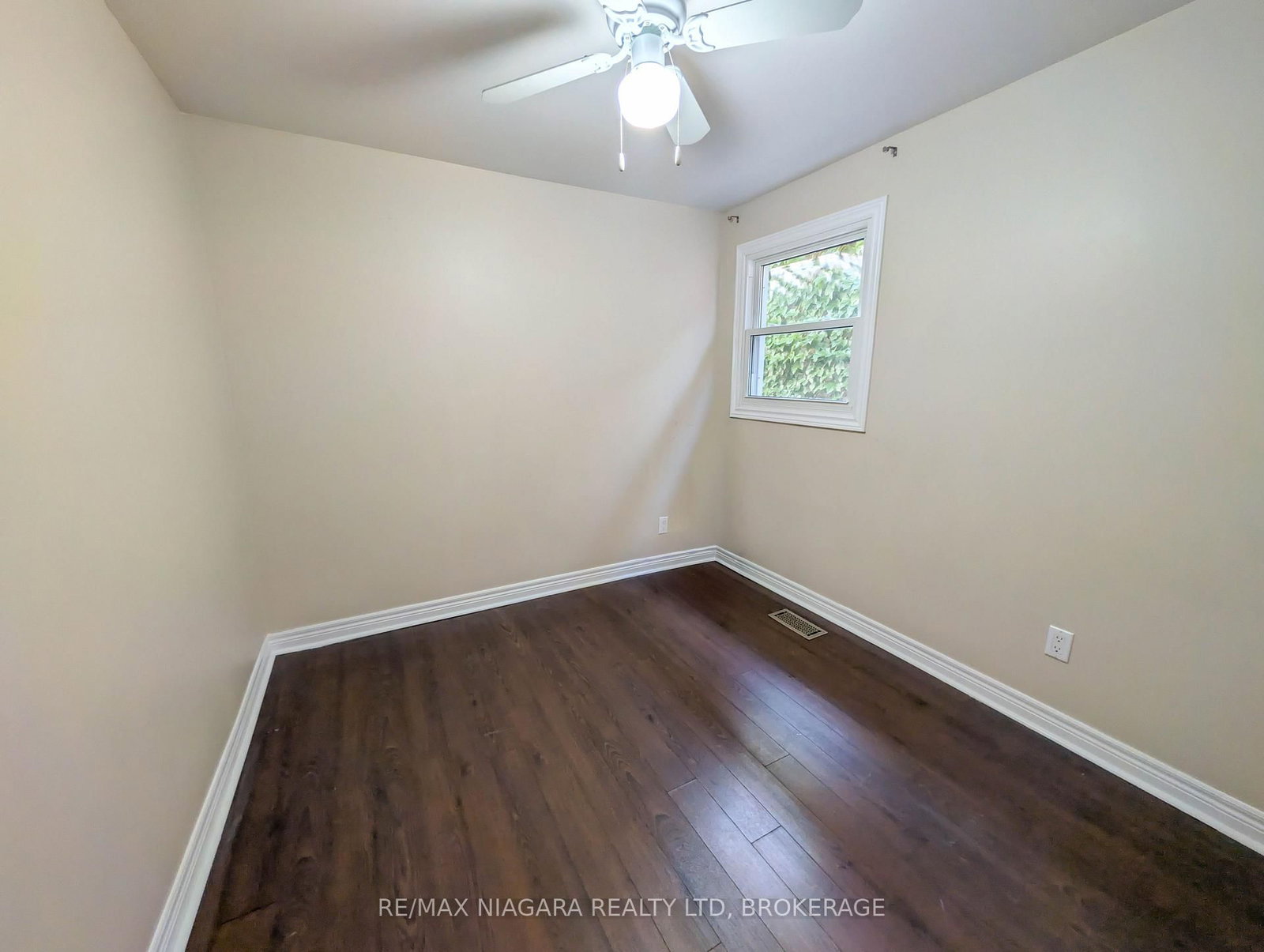 24 Churchill Street • St. Catharines, ON photo 19