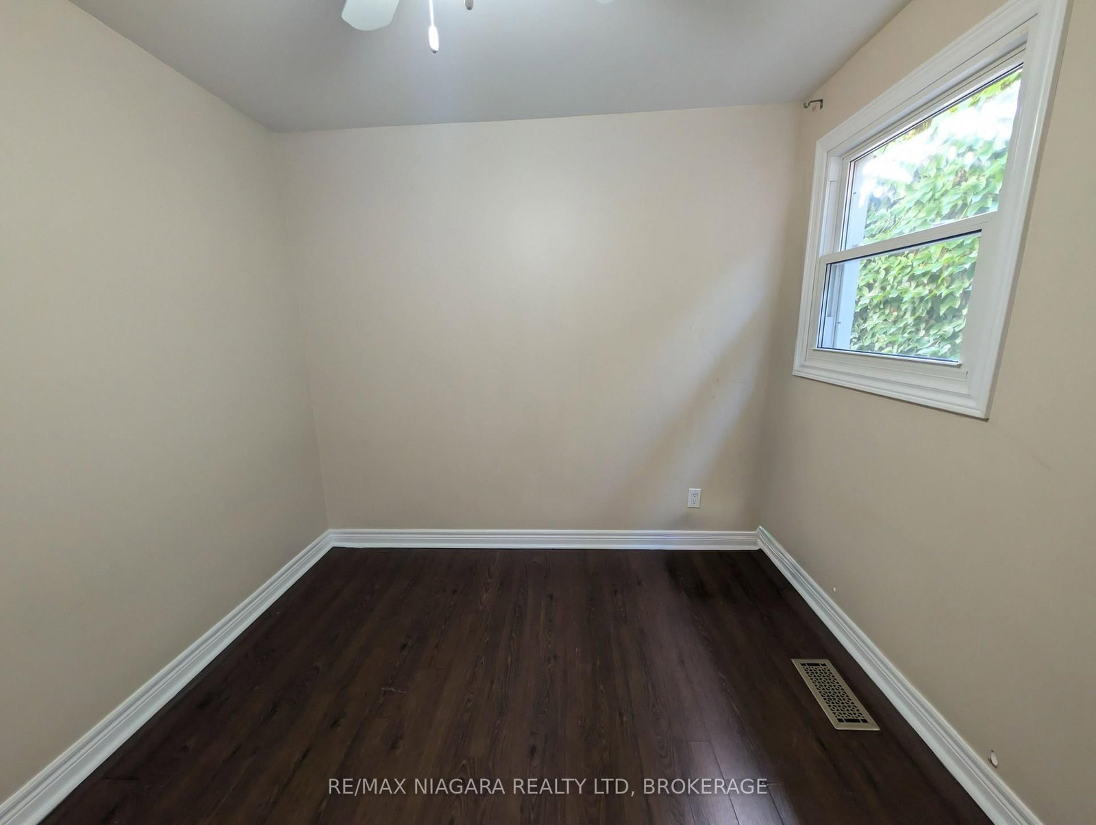 24 Churchill Street • St. Catharines, ON photo 20