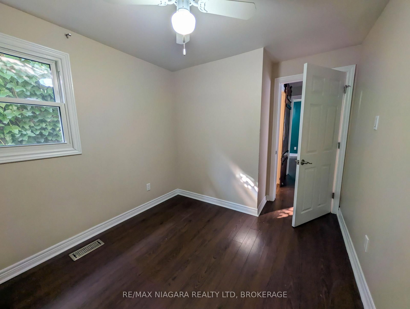24 Churchill Street • St. Catharines, ON photo 21