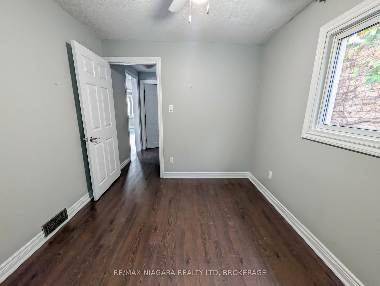24 Churchill Street • St. Catharines, ON photo 27