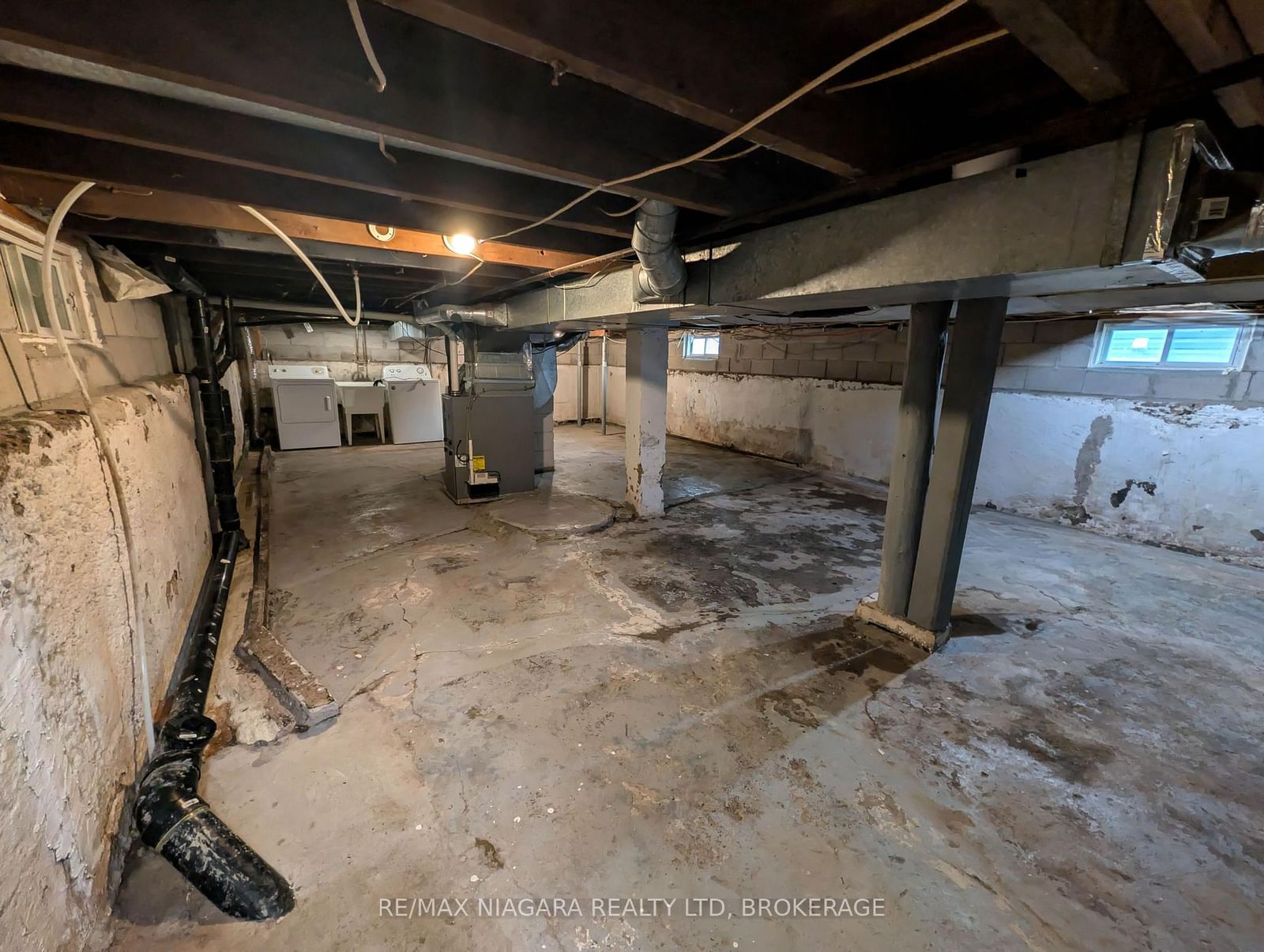 24 Churchill Street • St. Catharines, ON photo 30