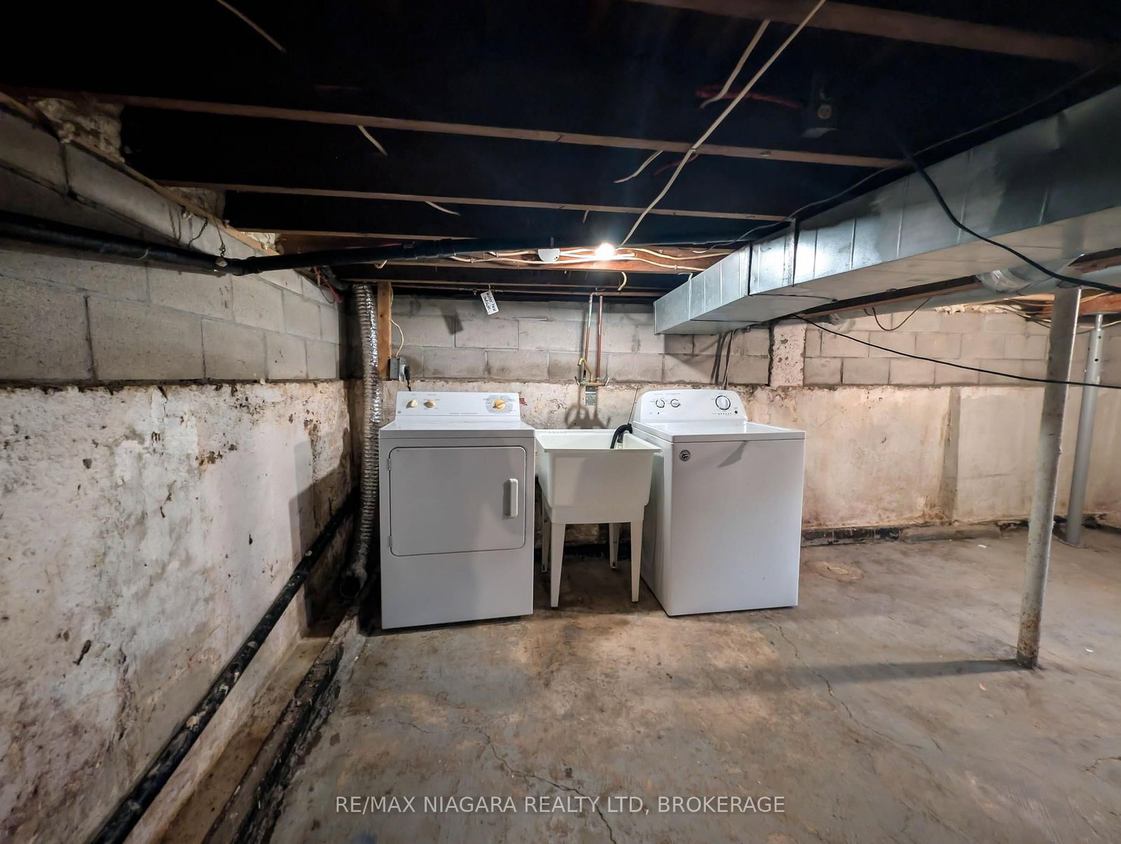 24 Churchill Street • St. Catharines, ON photo 31