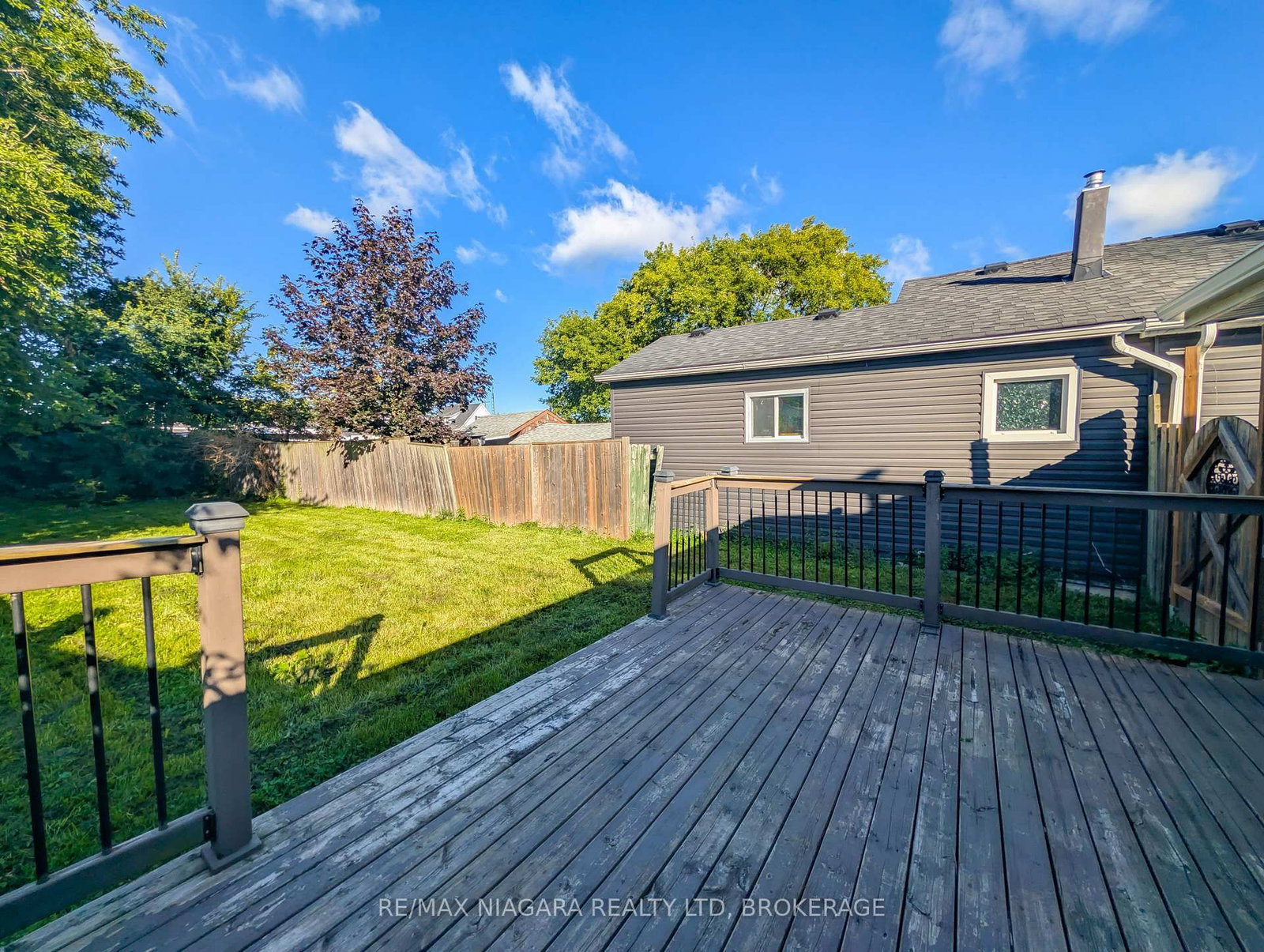 24 Churchill Street • St. Catharines, ON photo 32