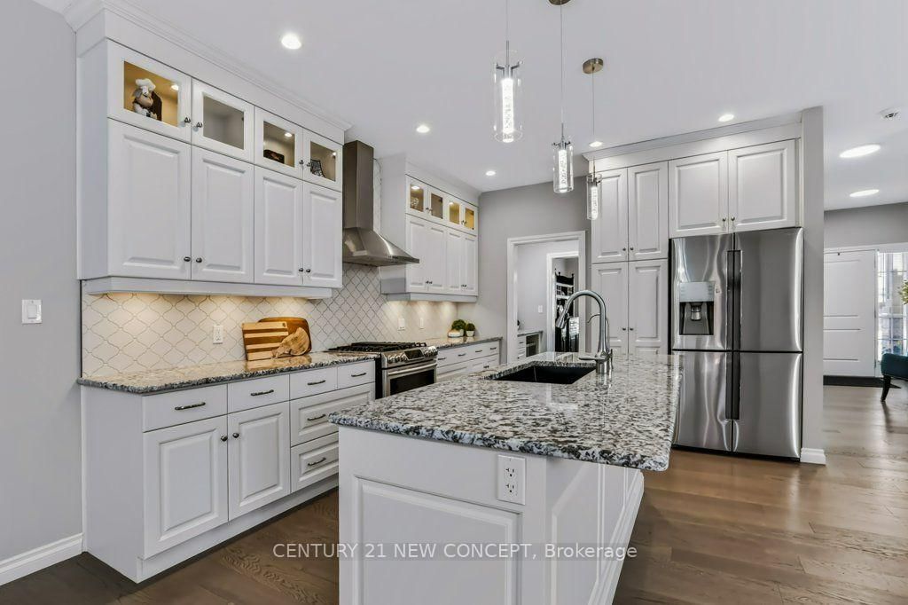 196 Juno Crescent • Woodstock, ON photo 8