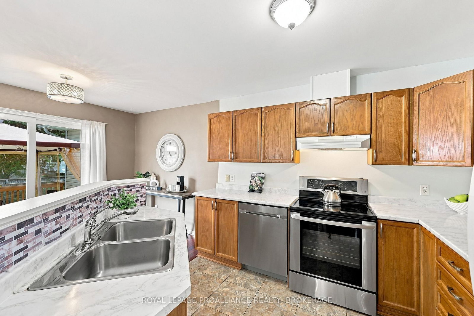 562 Quail Court • Kingston, ON photo 14
