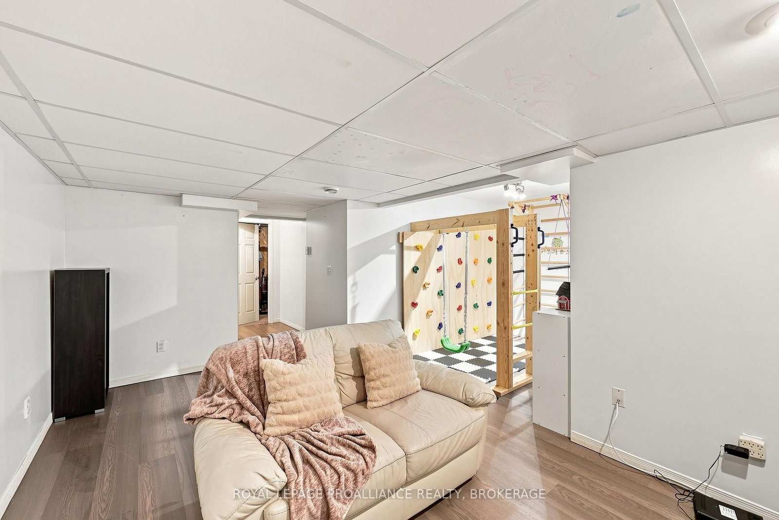 562 Quail Court • Kingston, ON photo 28