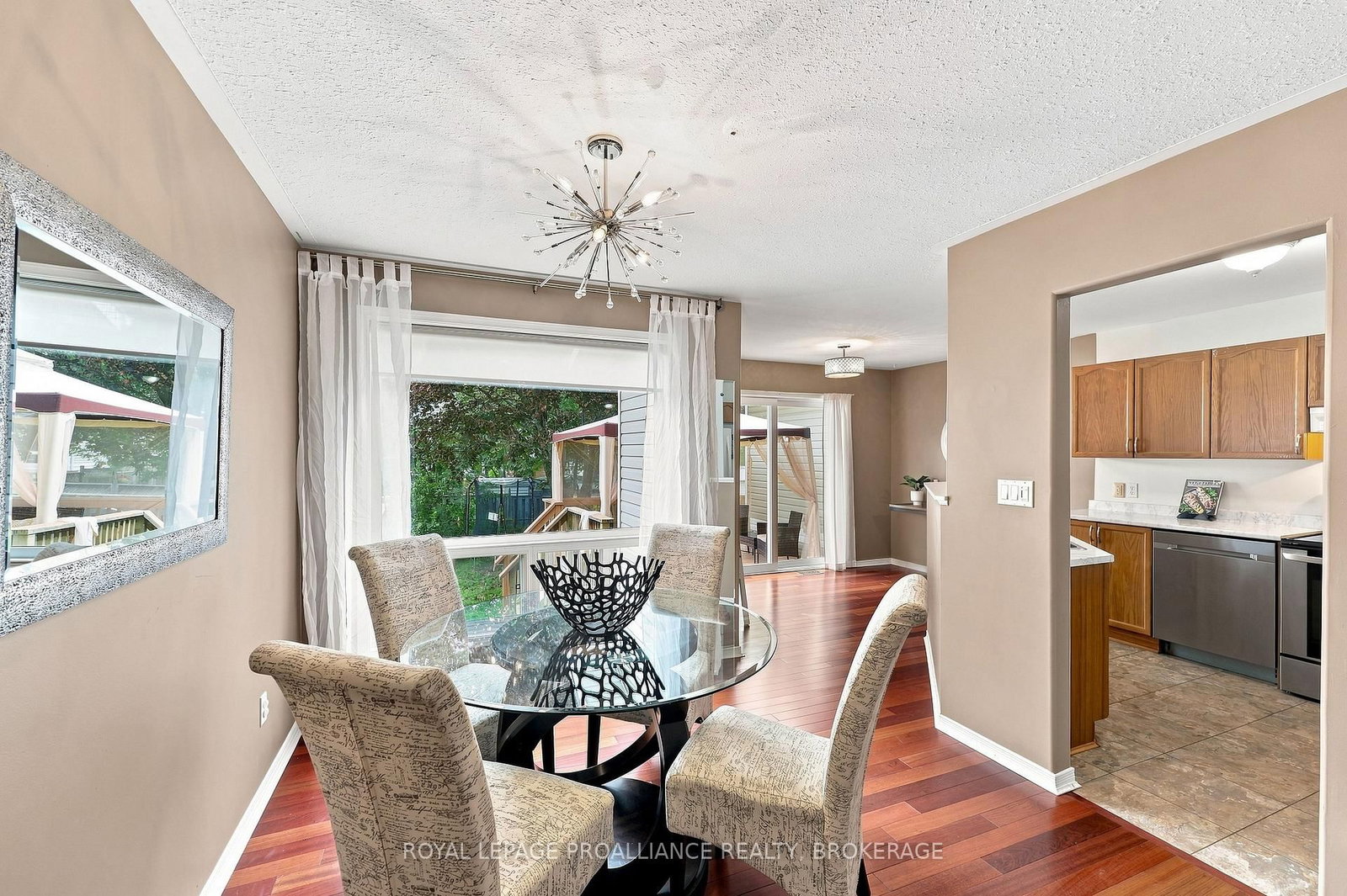 562 Quail Court • Kingston, ON photo 9