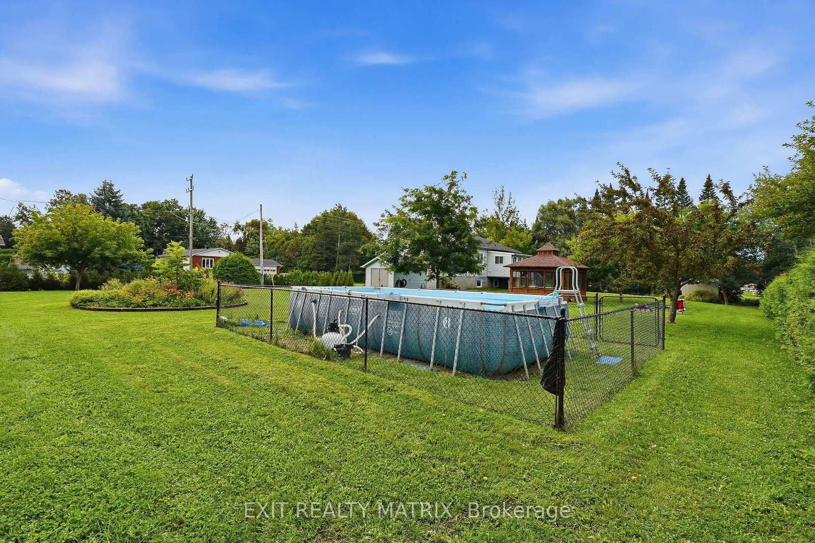 44 Ste Therese Boulevard • Russell, ON photo 32