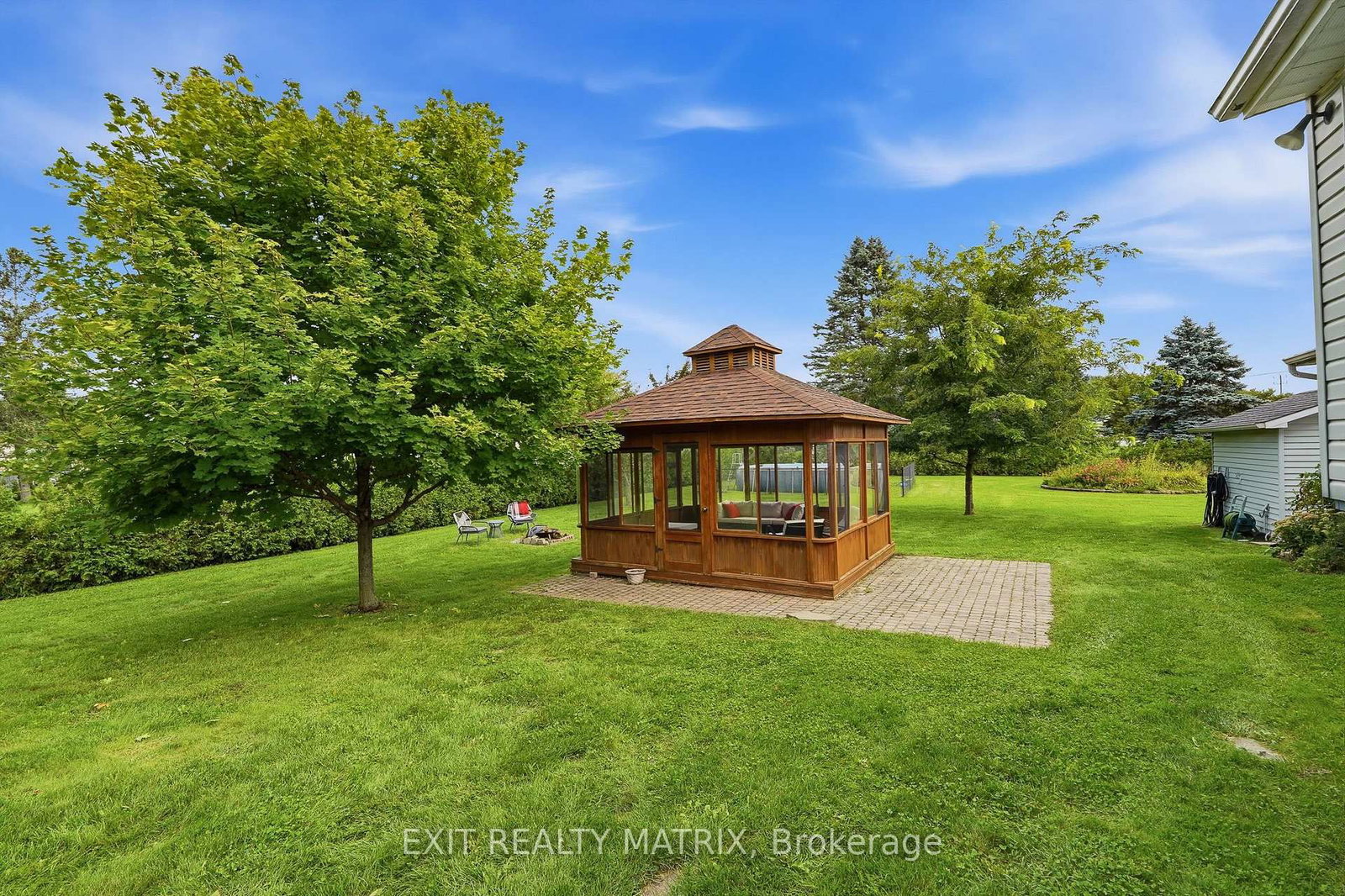 44 Ste Therese Boulevard • Russell, ON photo 35