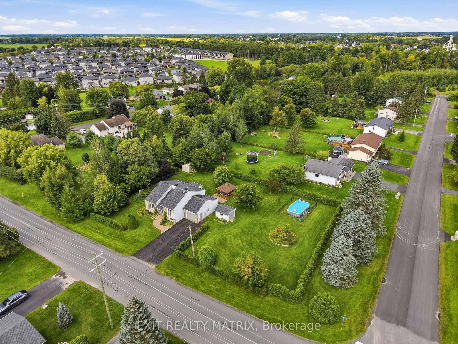44 Ste Therese Boulevard • Russell, ON photo 42