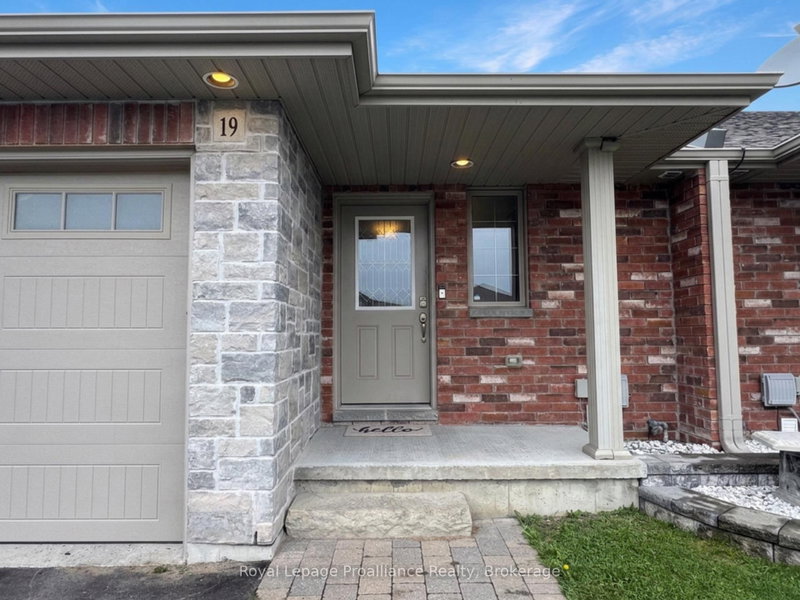19 McIntosh Crescent