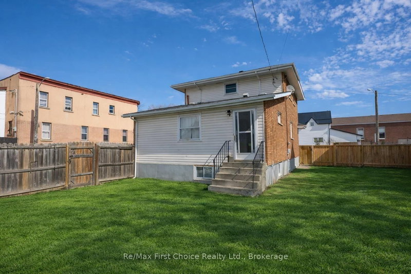 138 Rowand Street
