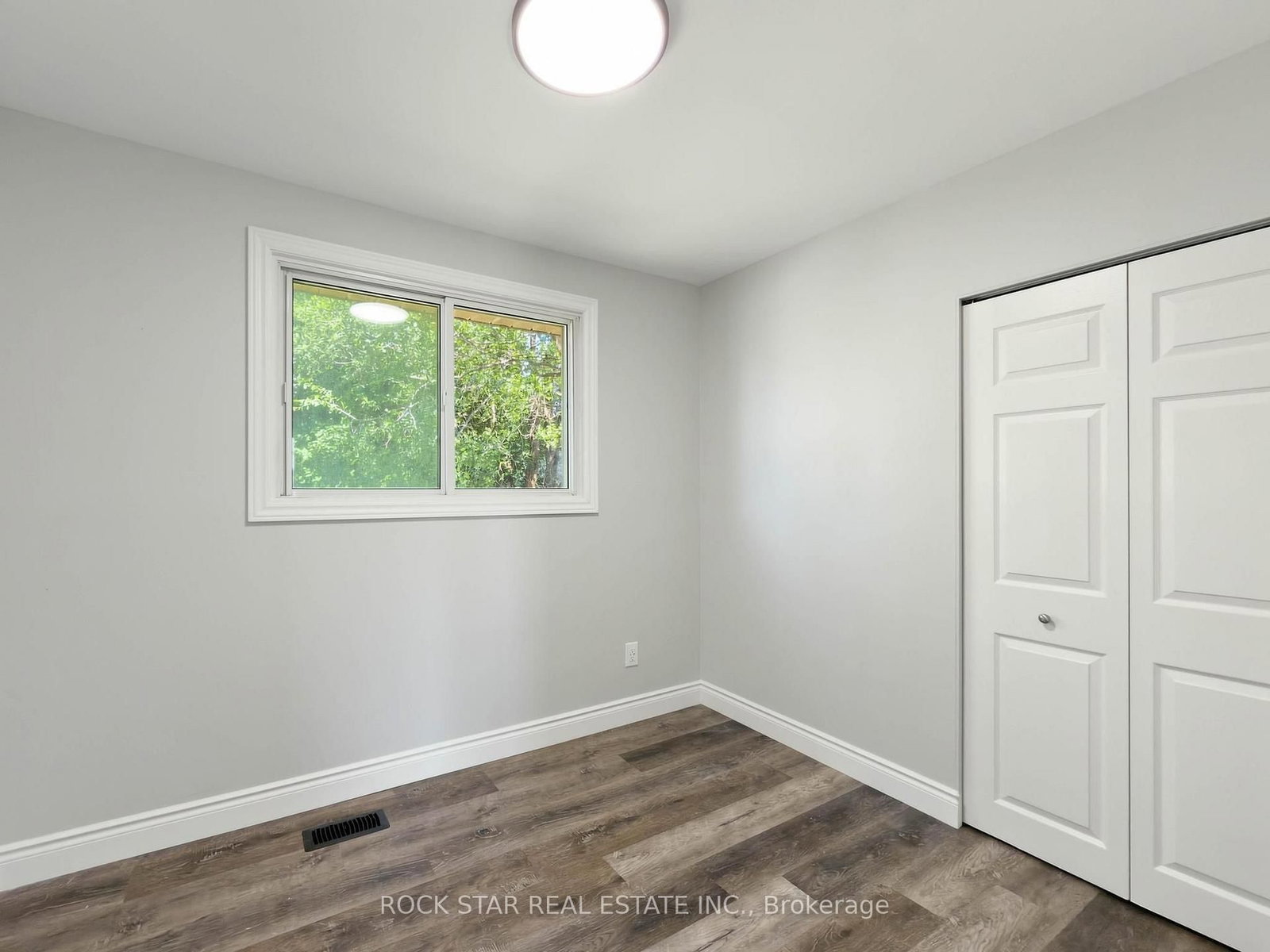 14 Kirkland Avenue • Hamilton, ON photo 28