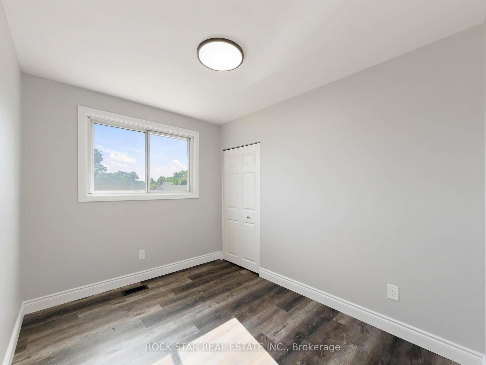 14 Kirkland Avenue • Hamilton, ON photo 30