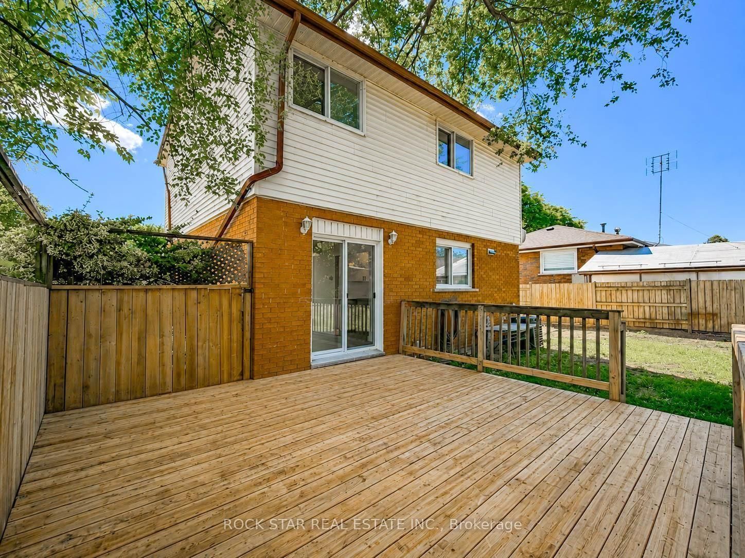 14 Kirkland Avenue • Hamilton, ON photo 4