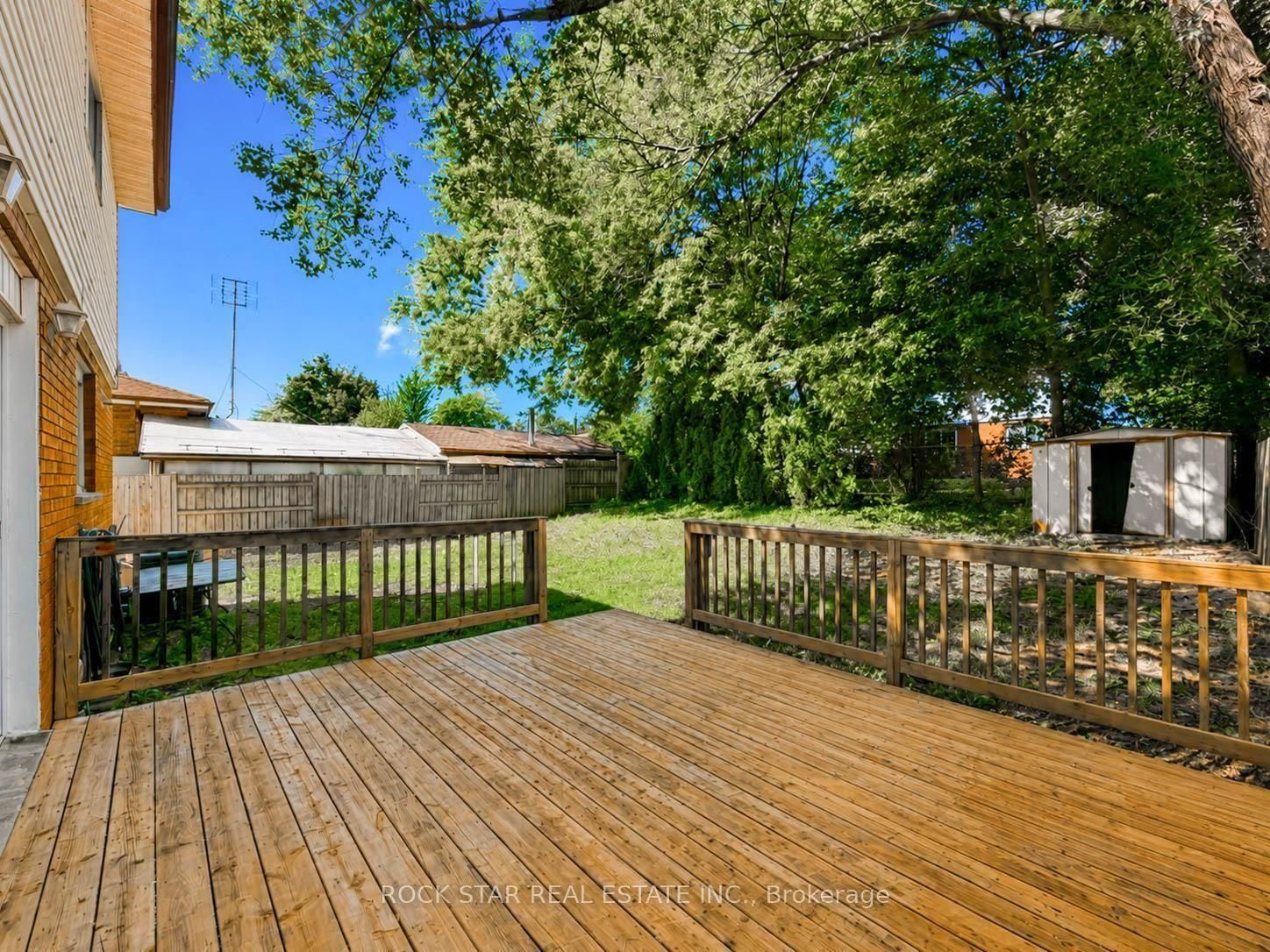 14 Kirkland Avenue • Hamilton, ON photo 8