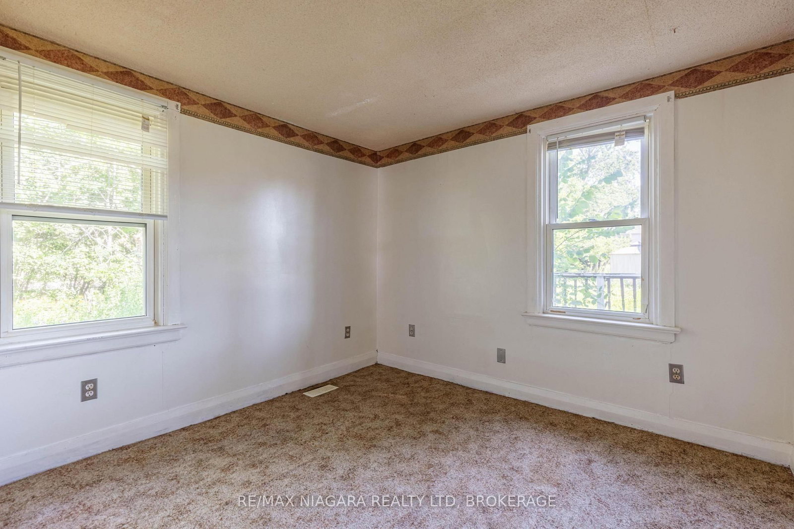30 A Avenue • Fort Erie, ON photo 9