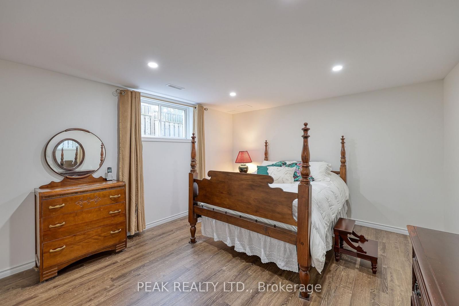 217 North Street E • Tillsonburg, ON photo 32
