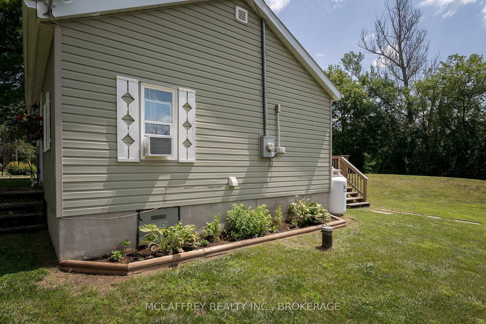 2956 County Road 14 • Kaladar, ON photo 17
