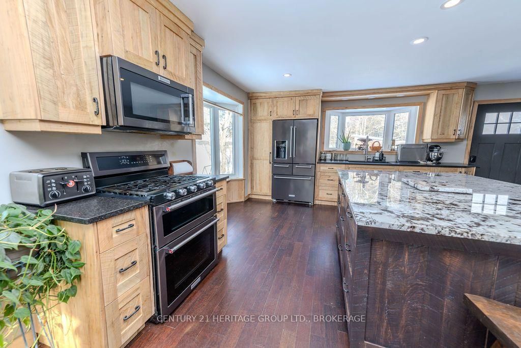 1127 Perry Lane • Sydenham, ON photo 5