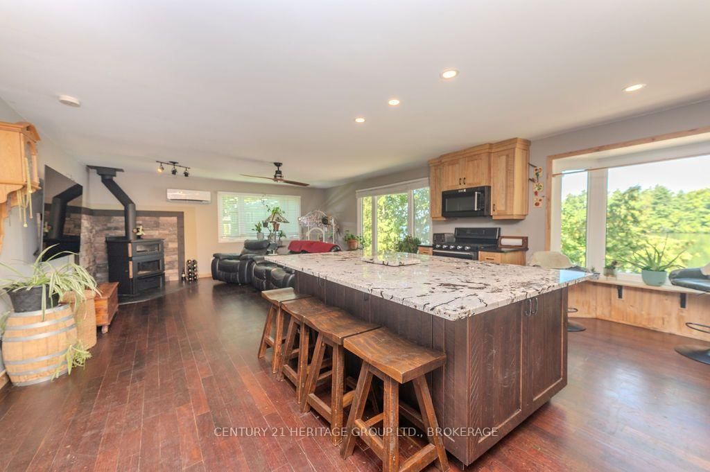 1127 Perry Lane • Sydenham, ON photo 6