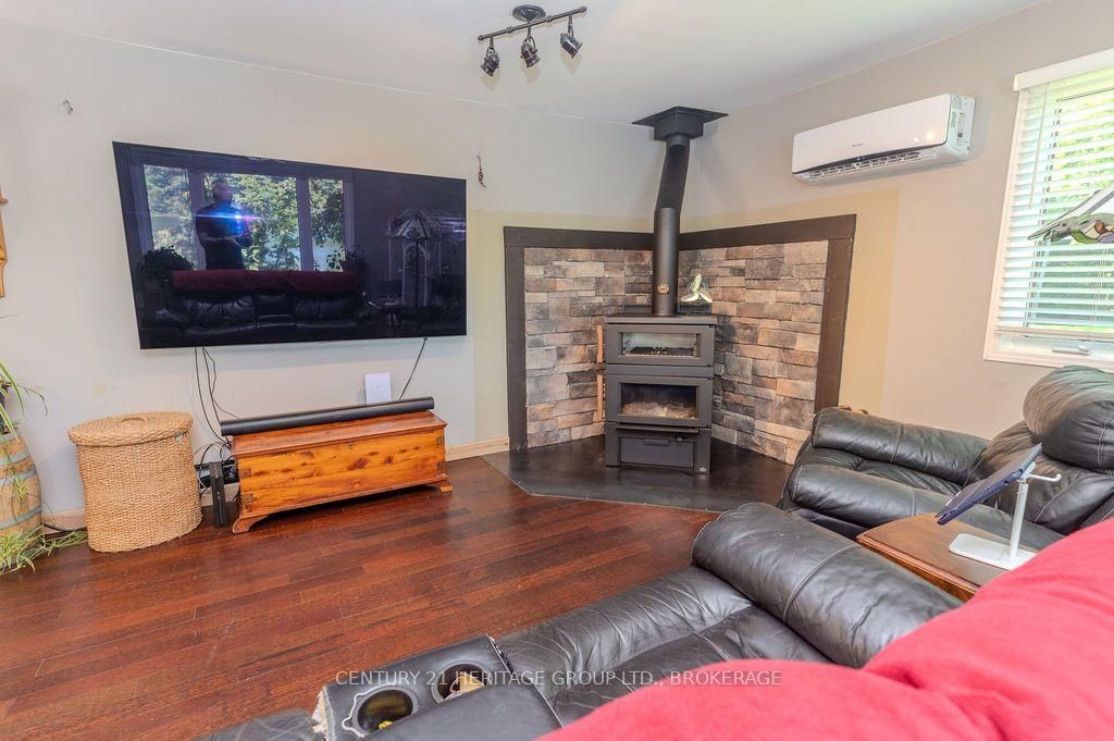 1127 Perry Lane • Sydenham, ON photo 8