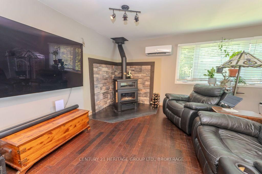 1127 Perry Lane • Sydenham, ON photo 9