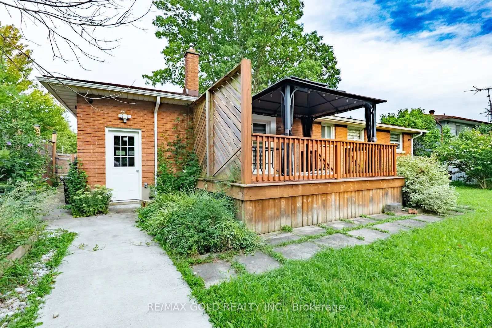 16 Braden Avenue • Welland, ON photo 26