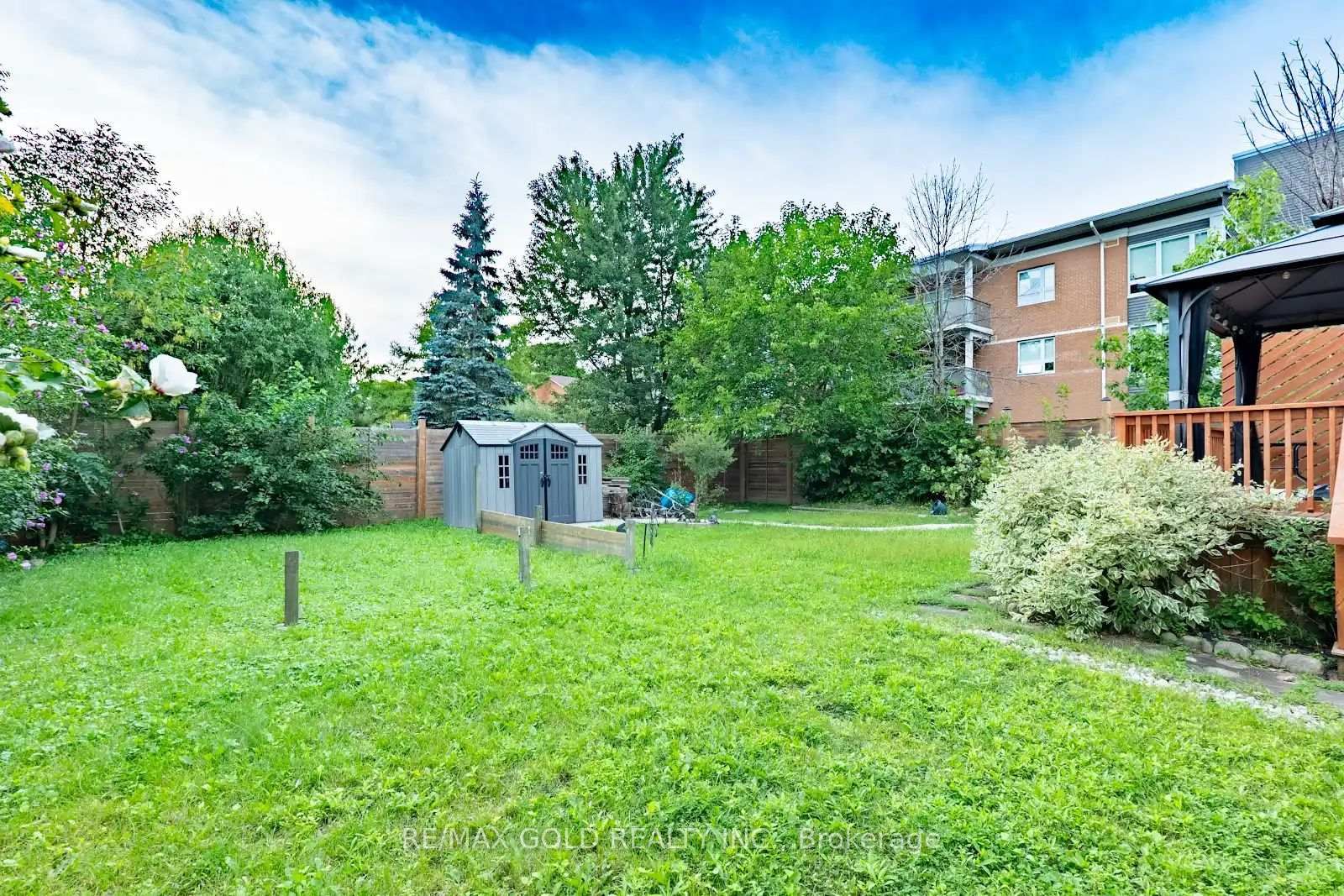 16 Braden Avenue • Welland, ON photo 27