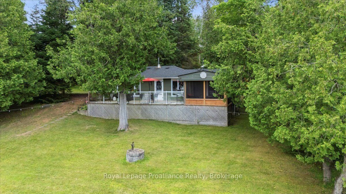 17 Halcomb Lane • Coe Hill, ON photo 1