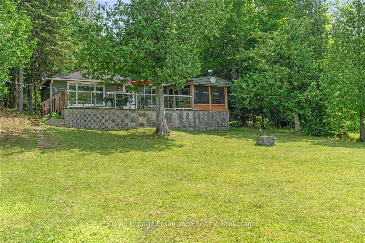 17 Halcomb Lane • Coe Hill, ON photo 8