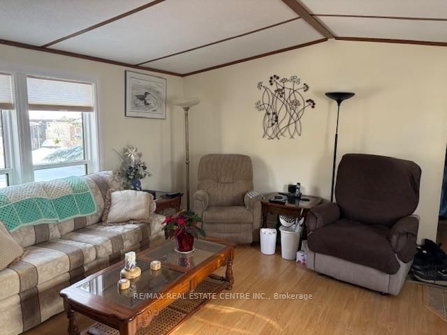 40 Maple Grove Village Road • Southgate, ON photo 9