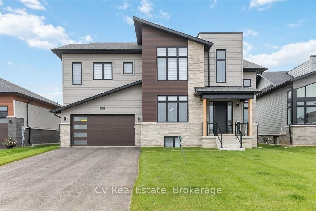 125 Stoneleigh Drive • Blue Mountains, ON photo 1