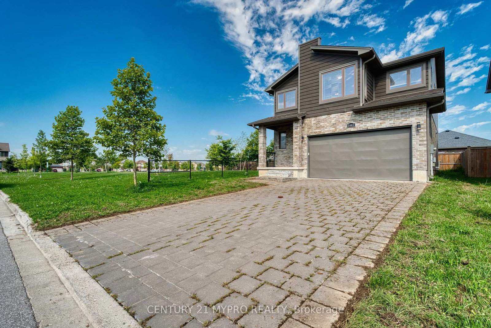 2003 CLAYRIDGE Way, London North 2