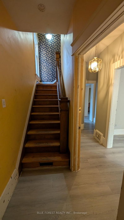 867 Queens Avenue • London East, ON photo 2
