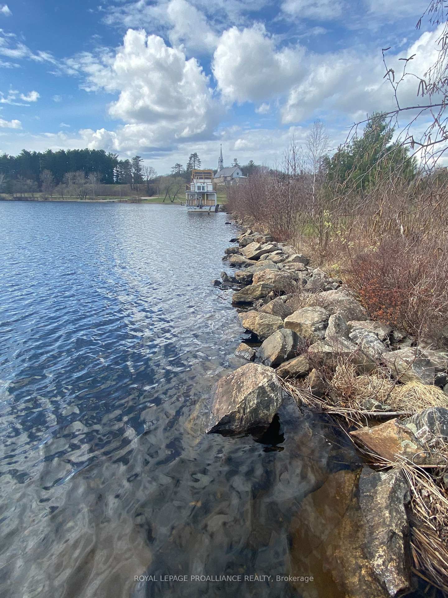 107A Lakeshore Drive • Barry's Bay, ON photo 9