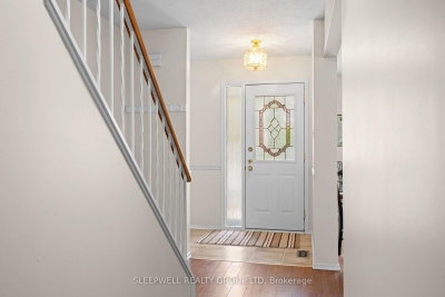 31 Tamblyn Crescent • Kanata, ON photo 3